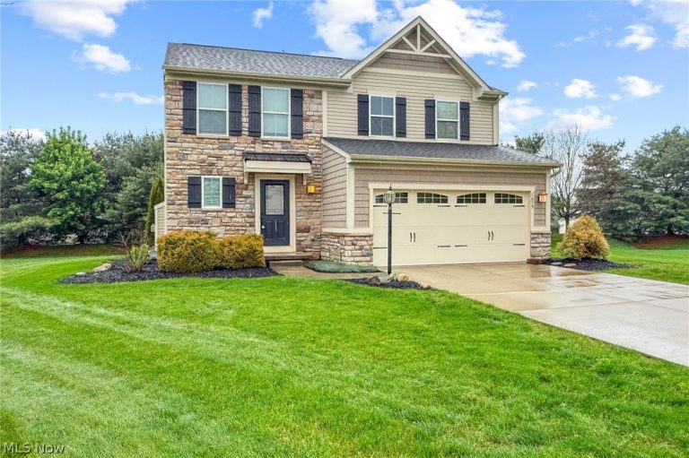 7679 Fiddler Court Circle, Canton, OH - Photo 2