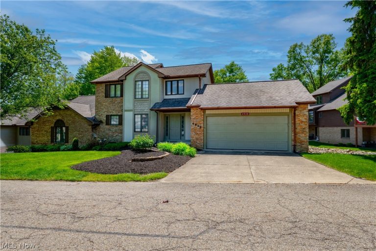 4920 Pond Drive, North Canton, OH - Photo 2