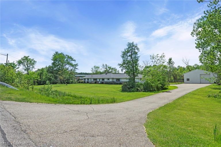 19740 Benbow Road, Strongsville, OH - Photo 5