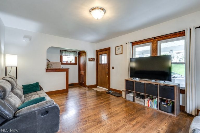 54 School Street, Millersburg, OH - Photo 5