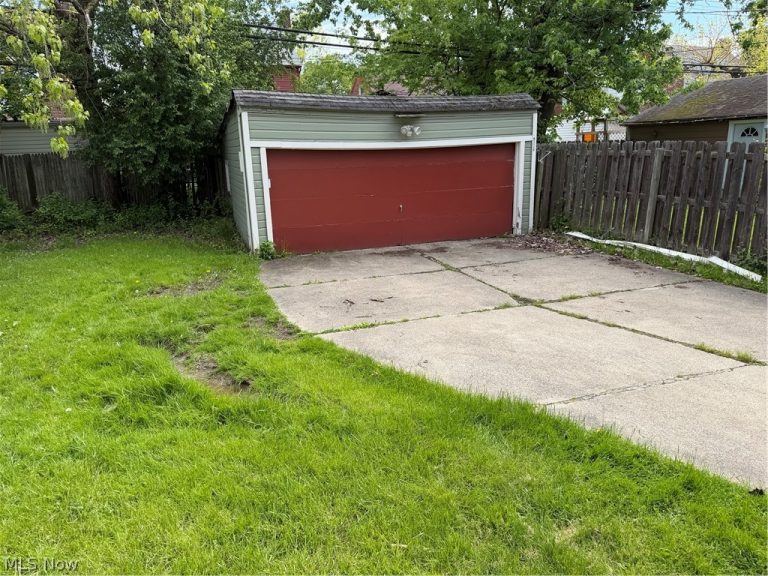 3568 Berkeley Road, Cleveland Heights, OH - Photo 4