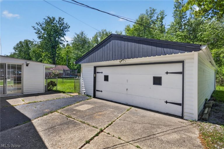 6452 Brooks Boulevard, Mentor, OH - Photo 4