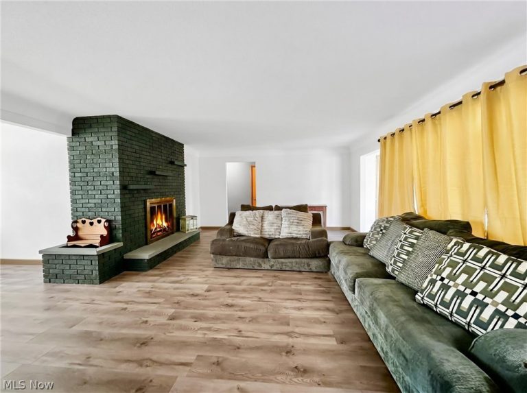 99 Greenridge Drive, Geneva, OH - Photo 5