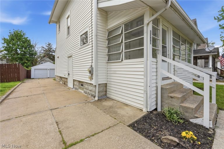 2310 17th Street, Akron, OH - Photo 3