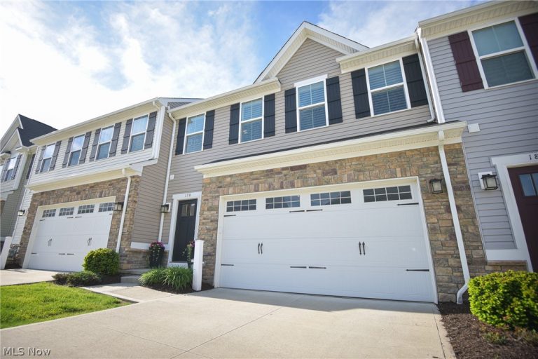 178 Topsail Drive, Medina, OH - Photo 2