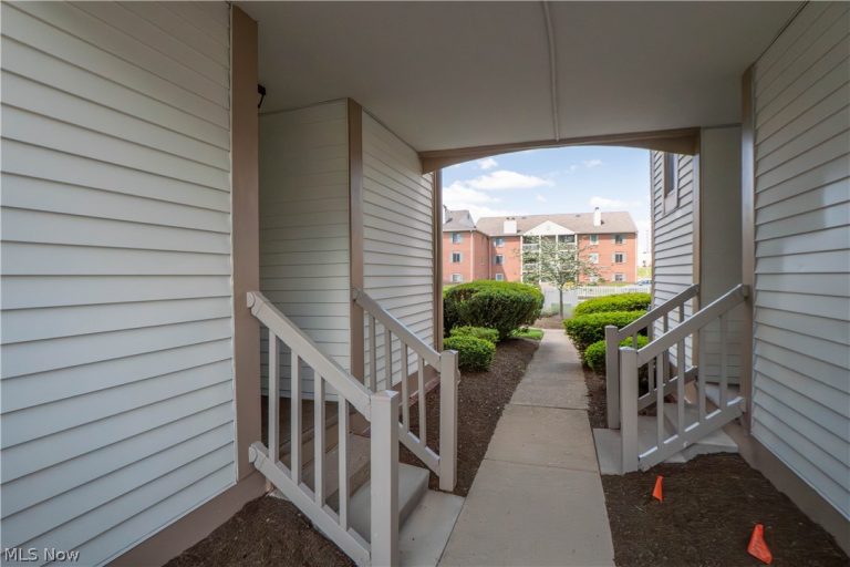 1836 Beechwood Avenue, North Canton, OH - Photo 4
