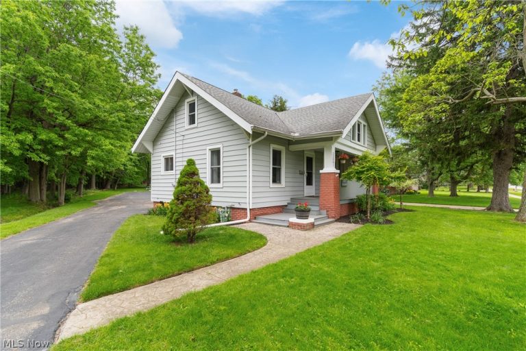 25001 Chardon Road, Richmond Heights, OH - Photo 3