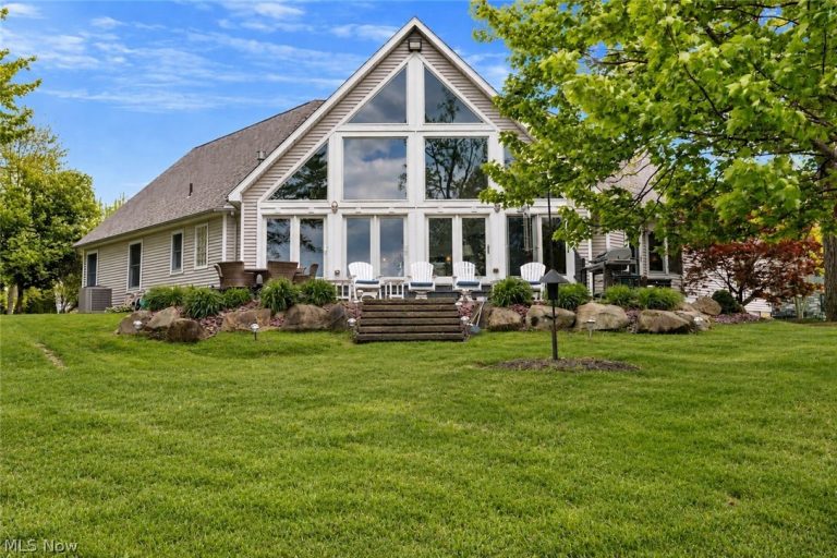 2252 Heston Drive, Lake Milton, OH, 44429