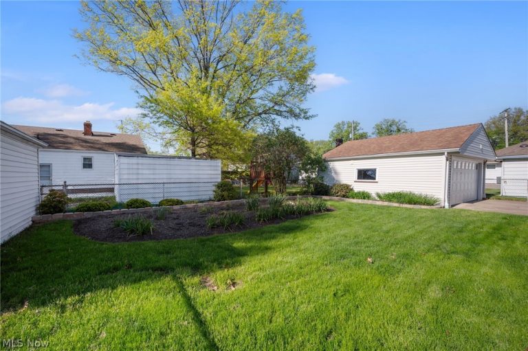 30401 Harrison Street, Willowick, OH - Photo 3