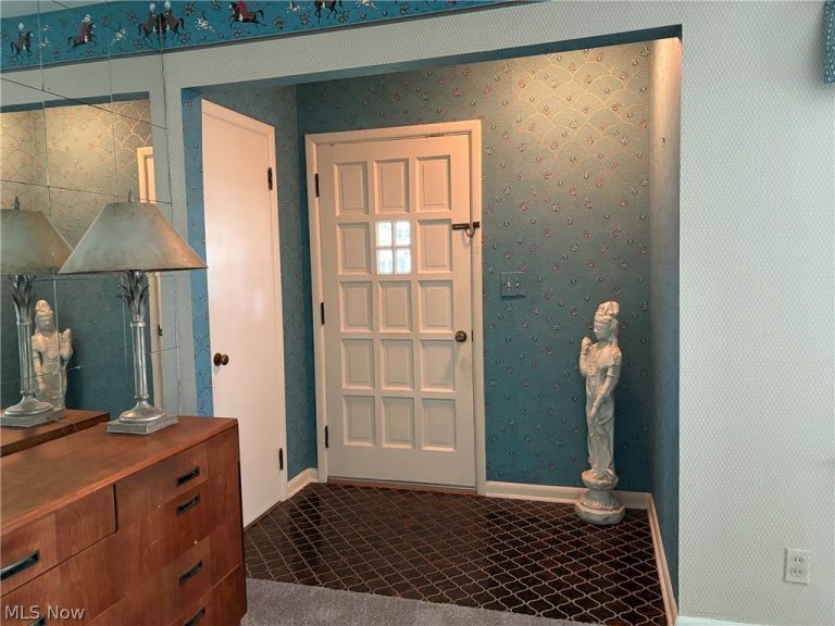 59 Pershing Avenue, Akron, OH - Photo 5