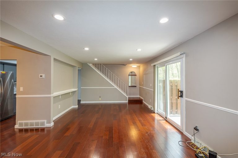 10297 Independence Drive, North Royalton, OH - Photo 8