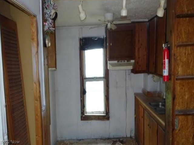 517 Dewitt Street, Lorain, OH - Photo 4