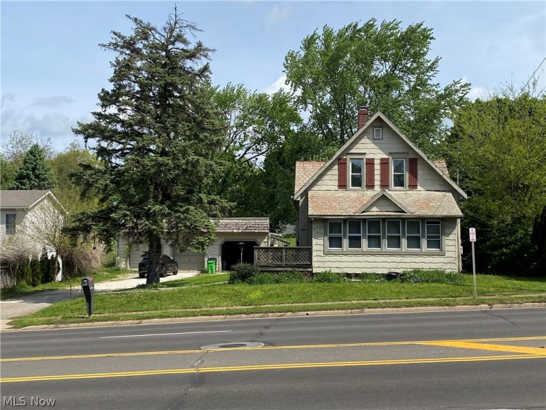 1023 Applegrove Street, North Canton, OH, 44720