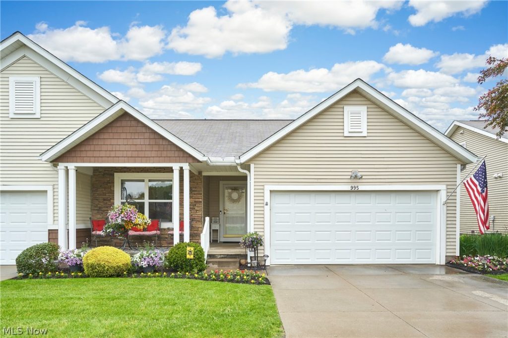 995 Bristol Drive, Akron, OH