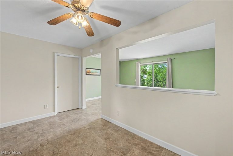 5556 Hilltop Oval, Parma, OH - Photo 4