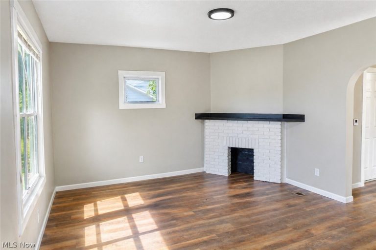 9705 Macon Avenue, Cleveland, OH - Photo 2