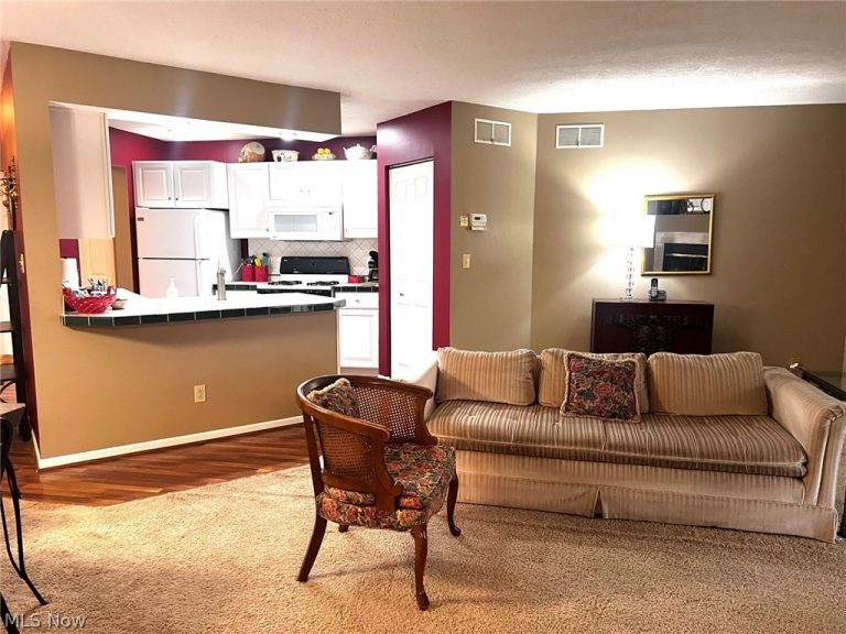 205 Aspen Court #3, Warren, OH - Photo 8