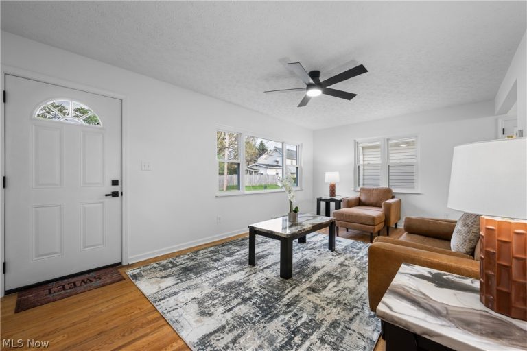 670 Davis Street, Akron, OH - Photo 8