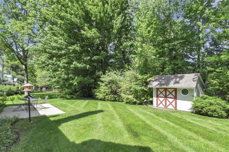 431 Avon Point Avenue, Avon Lake, OH - Photo 3