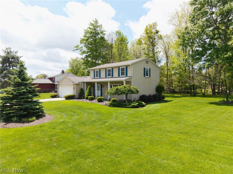 8152 Twin Oaks Drive, Broadview Heights, OH - Photo 3
