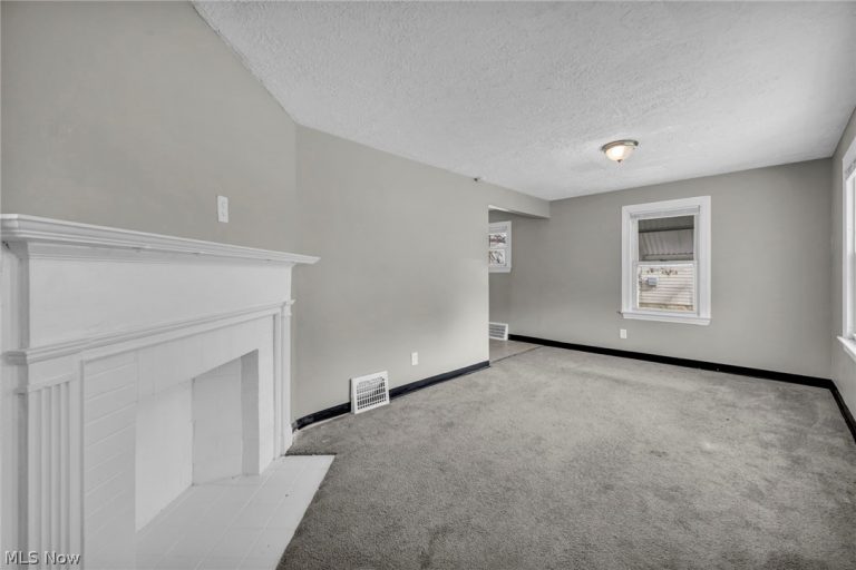 22601 Ivan Avenue, Euclid, OH - Photo 8