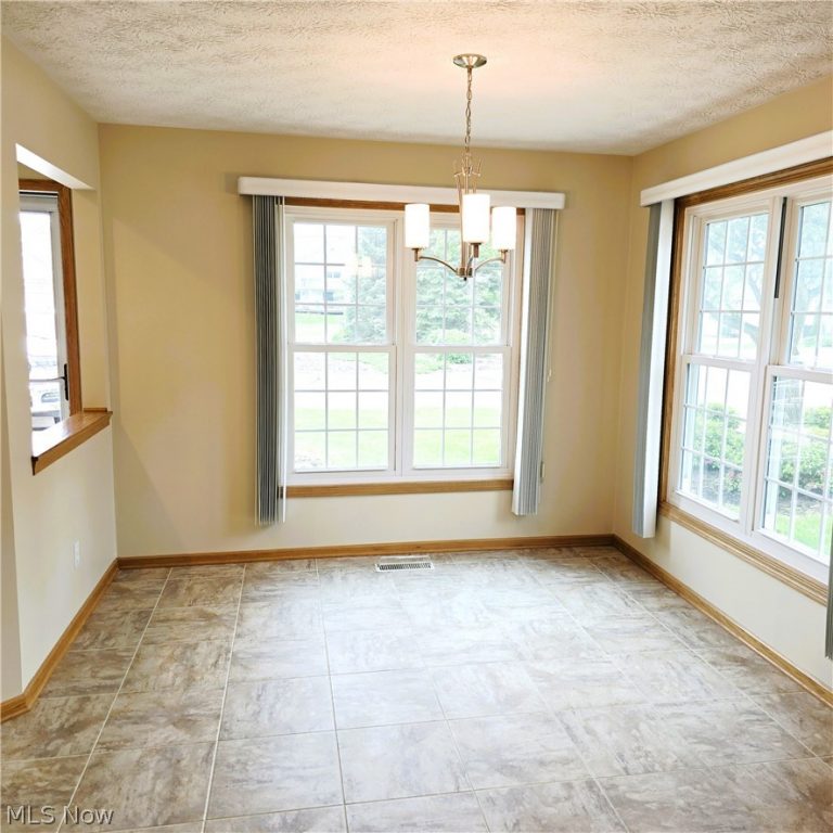 15672 Roxboro Drive, Middleburg Heights, OH - Photo 4