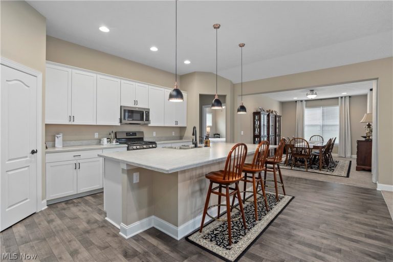 412 Wescott Way, Elyria, OH - Photo 2
