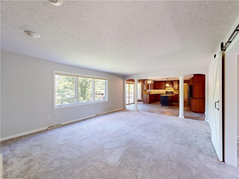 8166 Washington Avenue, North Royalton, OH - Photo 6