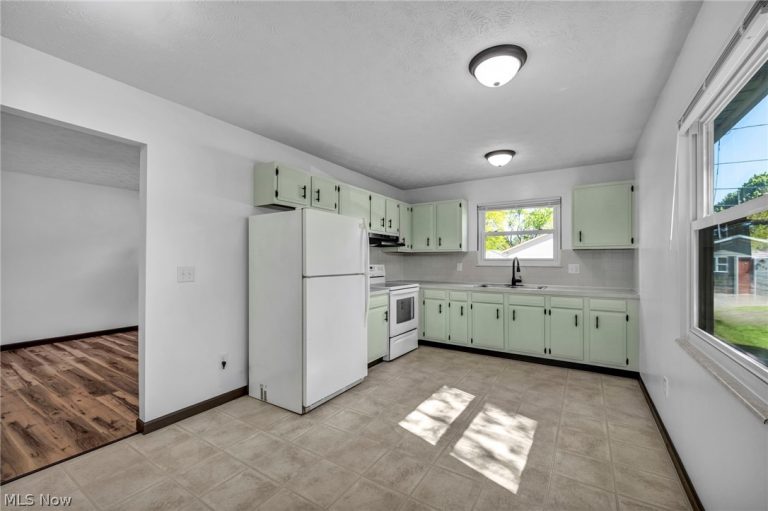 1144 Noble Street, Barberton, OH - Photo 8