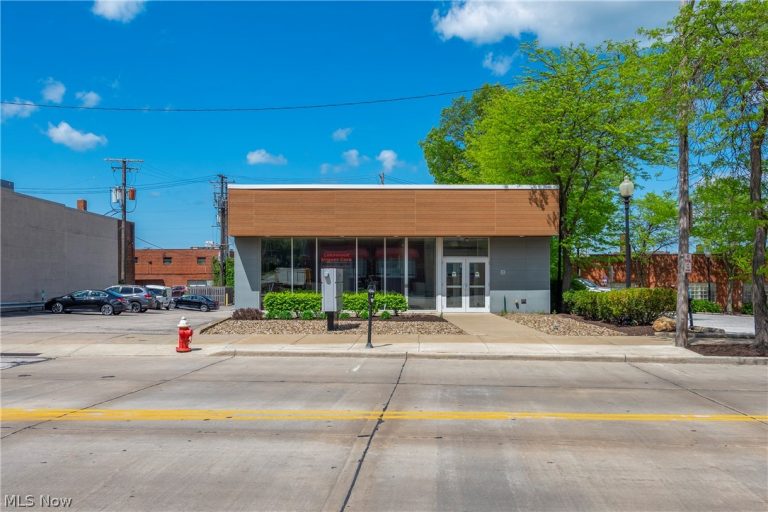 11716 Detroit Avenue, Lakewood, OH - Photo 2