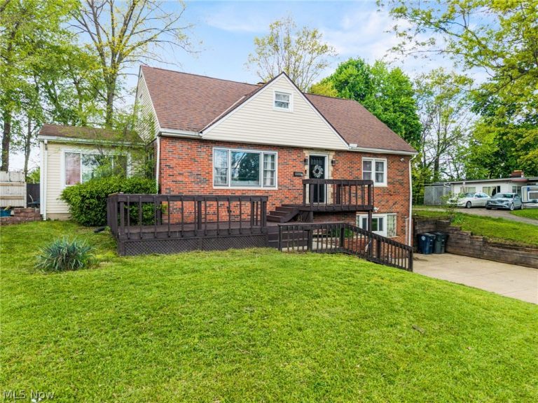 1588 Highview Avenue, Akron, OH - Photo 2
