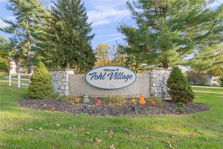 1005 Overlook Drive, Canton, OH - Photo 2