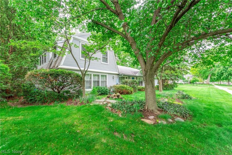 457 Dover Center Road, Bay Village, OH - Photo 2