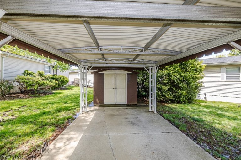 10 Birch Lane, Olmsted Twp, OH - Photo 3