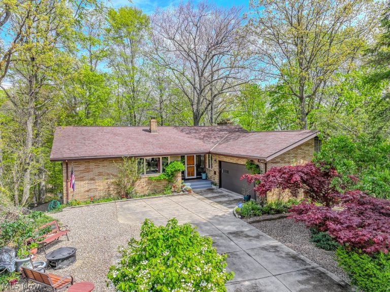 6811 Drexel Drive, Seven Hills, OH - Photo 3