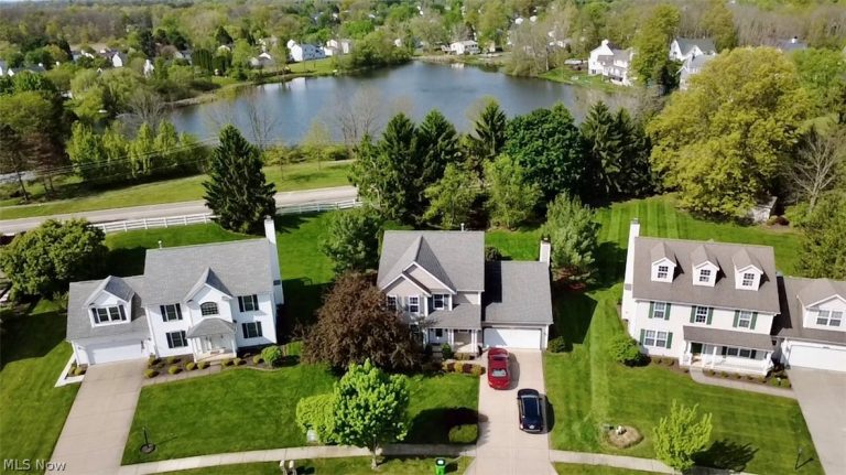 3076 Ravineview Circle, Stow, OH - Photo 3