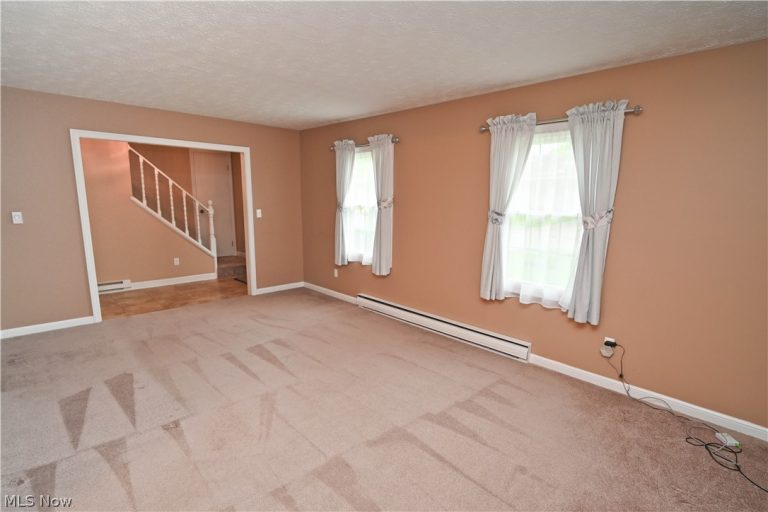 5618 London Drive, Austintown, OH - Photo 5