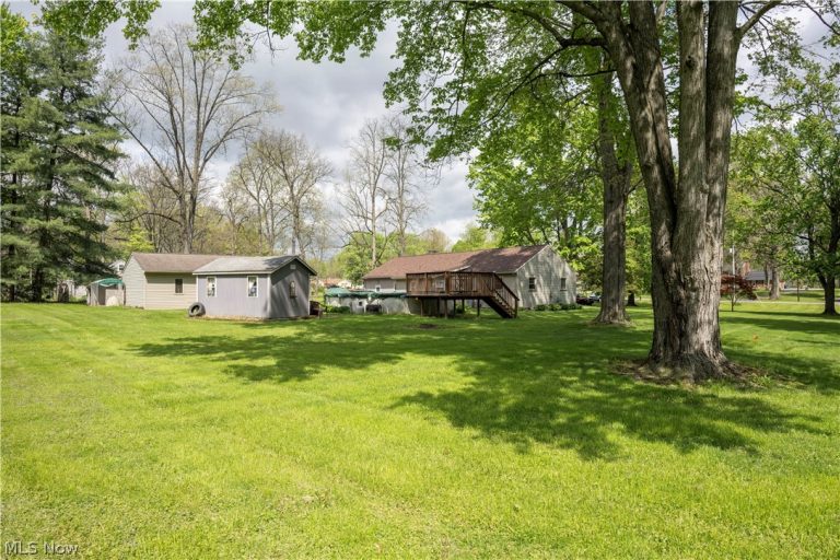 1526 W Park Ave, Niles, OH - Photo 6