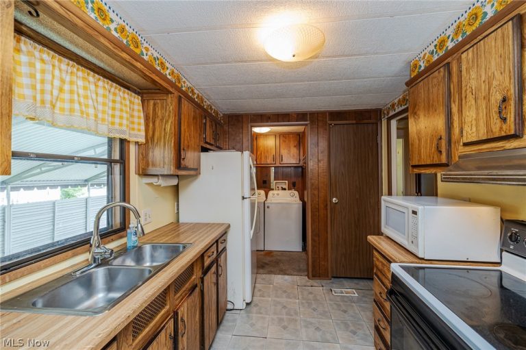 5 Michael Drive, Olmsted Twp, OH - Photo 6