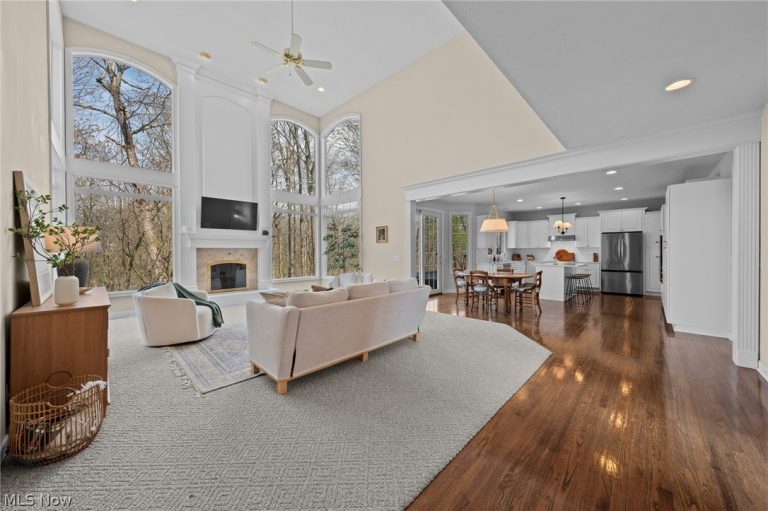 6030 Penfield Lane, Solon, OH - Photo 5
