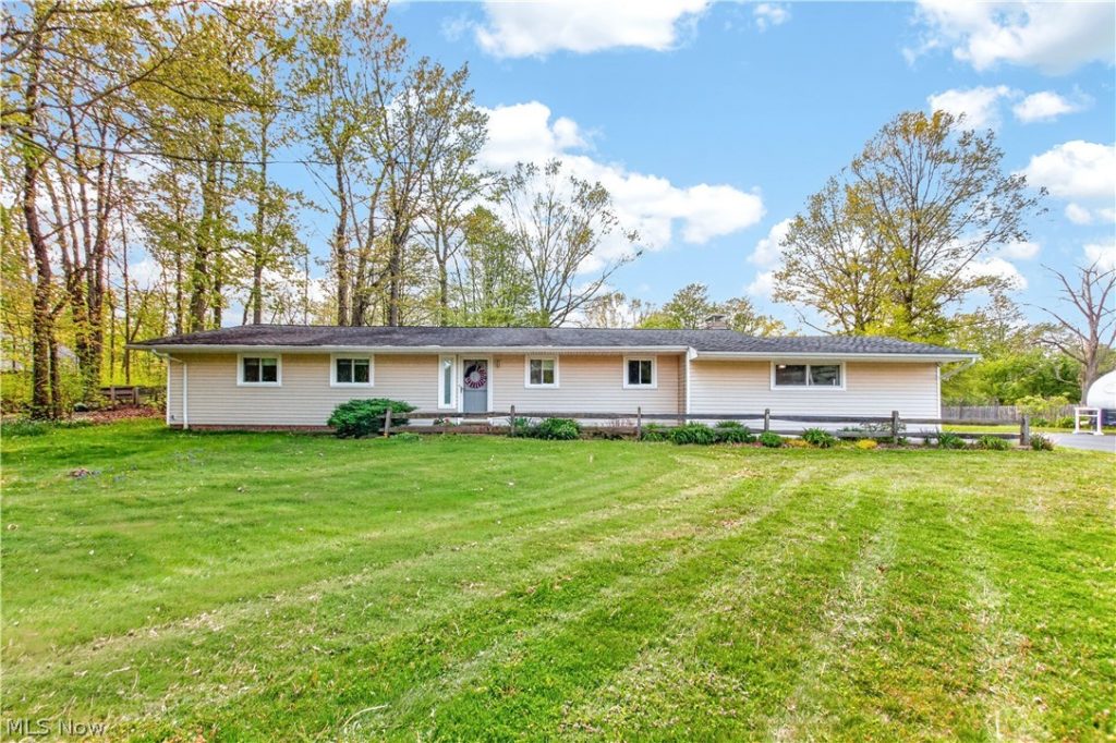 12808 Wellswood Trail, Chesterland, OH