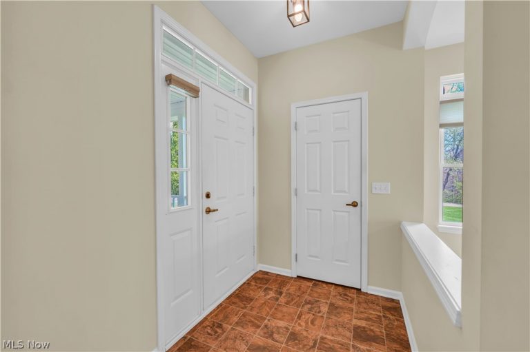 10400 Ravine View Court, North Royalton, OH - Photo 3