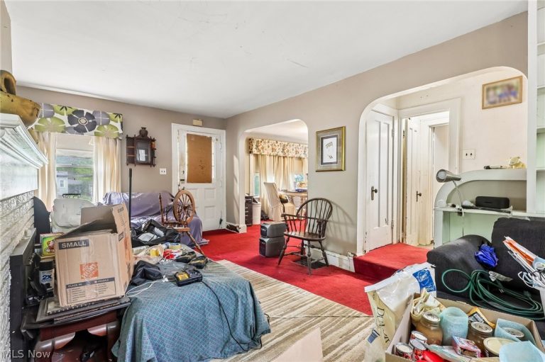 3590 Woodridge Road, Cleveland Heights, OH - Photo 3