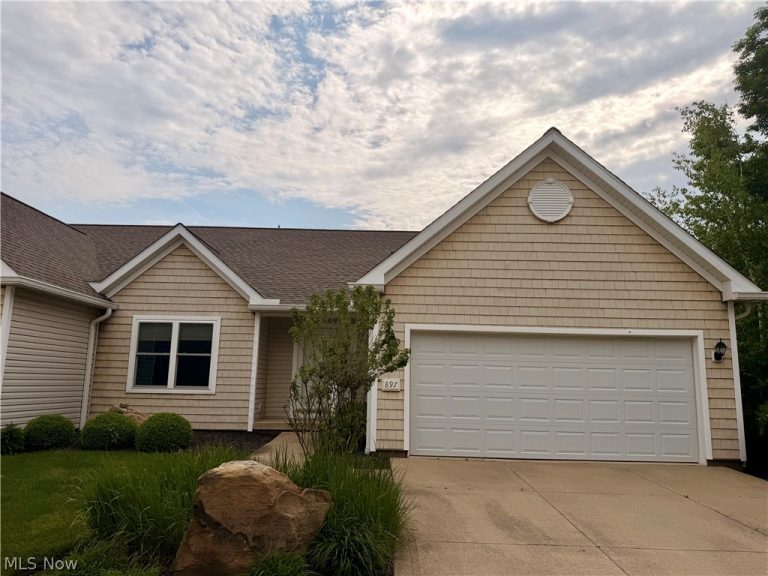 897 Stonewater Drive, Kent, OH, 44240
