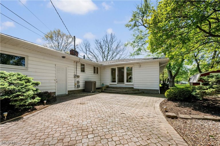 3720 Brookside Drive, Norton, OH - Photo 4