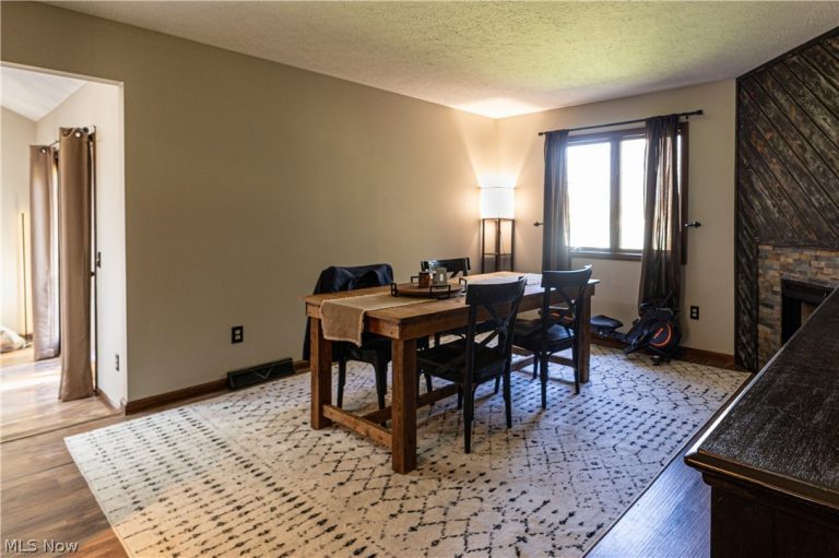 105 Topaz Trail, Cortland, OH - Photo 4
