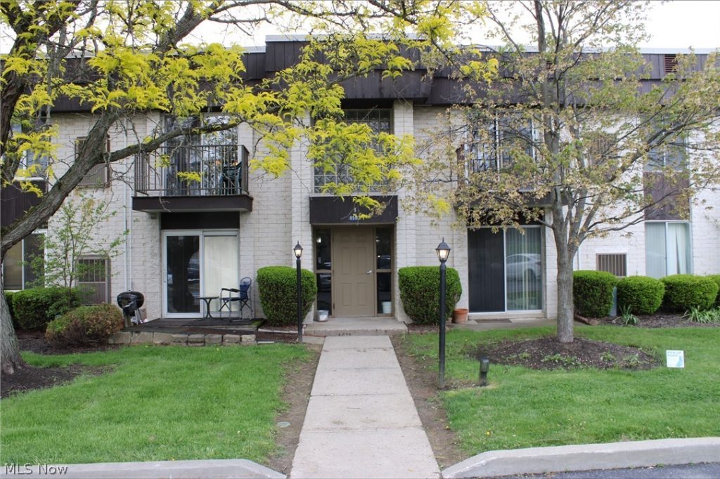 8557 Akins Road #103, North Royalton, OH