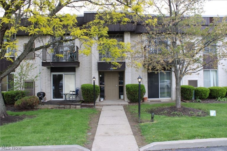 8557 Akins Road #103, North Royalton, OH, 44133