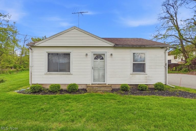 39 Castle Drive, Stow, OH, 44262