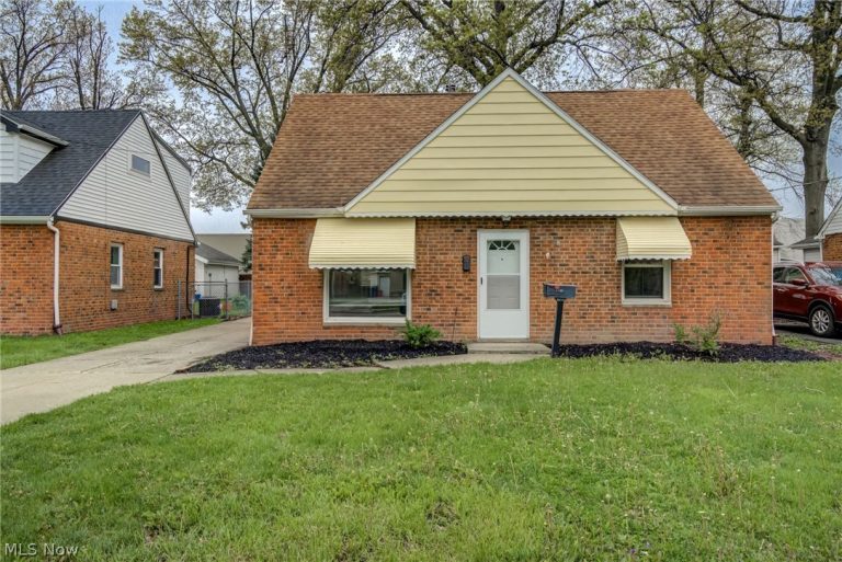 4706 158th Street, Cleveland, OH - Photo 4